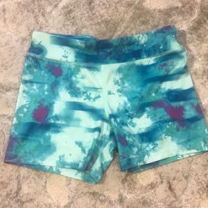 Girls Dance short Size L